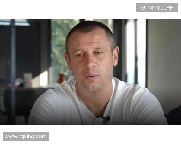 足球明星卡萨诺的传奇人生与场上风采揭秘